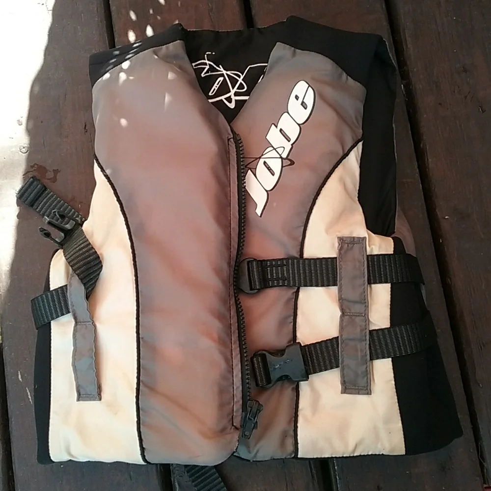 Life flotation aid - Picture 3 of 3